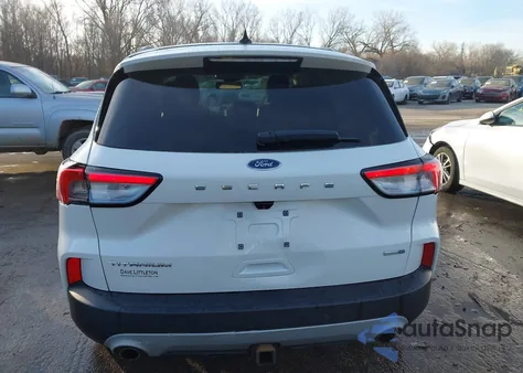 2020 Ford Escape Titanium z USA, uszkodzony, nr VIN 1FMCU9J99LUB09889